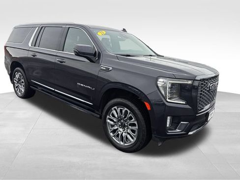 Used 2023 GMC Yukon XL Denali Ultimate AWD/4WD image 9