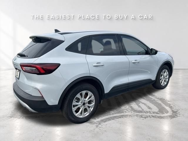 Used 2025 Ford Escape Active FWD image 14