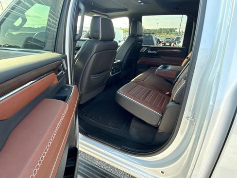 Used 2024 GMC Sierra 2500 Denali Ultimate w/ Max Trailering Package AWD/4WD image 19