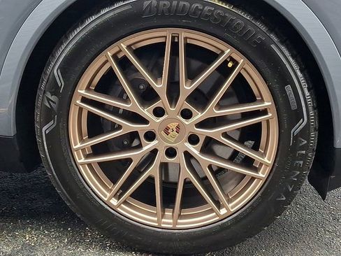 Certified 2024 Porsche Cayenne image 14