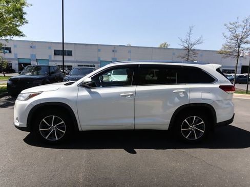 Used 2017 Toyota Highlander XLE image 8