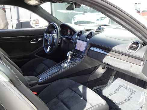 Used 2018 Porsche 718 Cayman GTS image 17