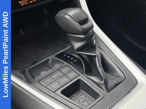 Used 2019 Toyota RAV4 LE w/ All Weather Liner Package AWD/4WD image 20