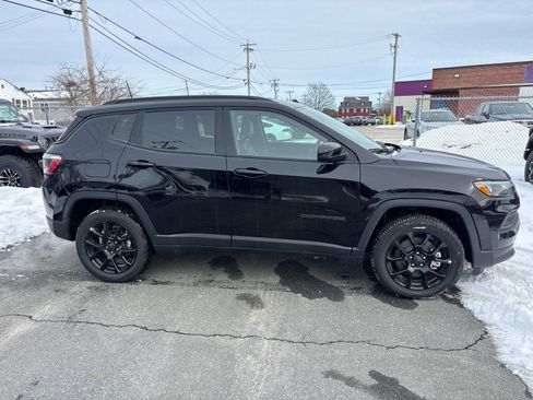 New 2026 Jeep Compass Latitude image 2