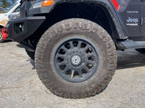 Used 2020 Jeep Wrangler Unlimited Sahara image 7