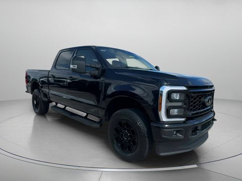 New 2026 Ford F250 Lariat w/ Black Appearance Package image 2