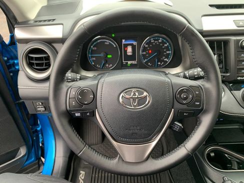 Used 2017 Toyota RAV4 XLE image 25