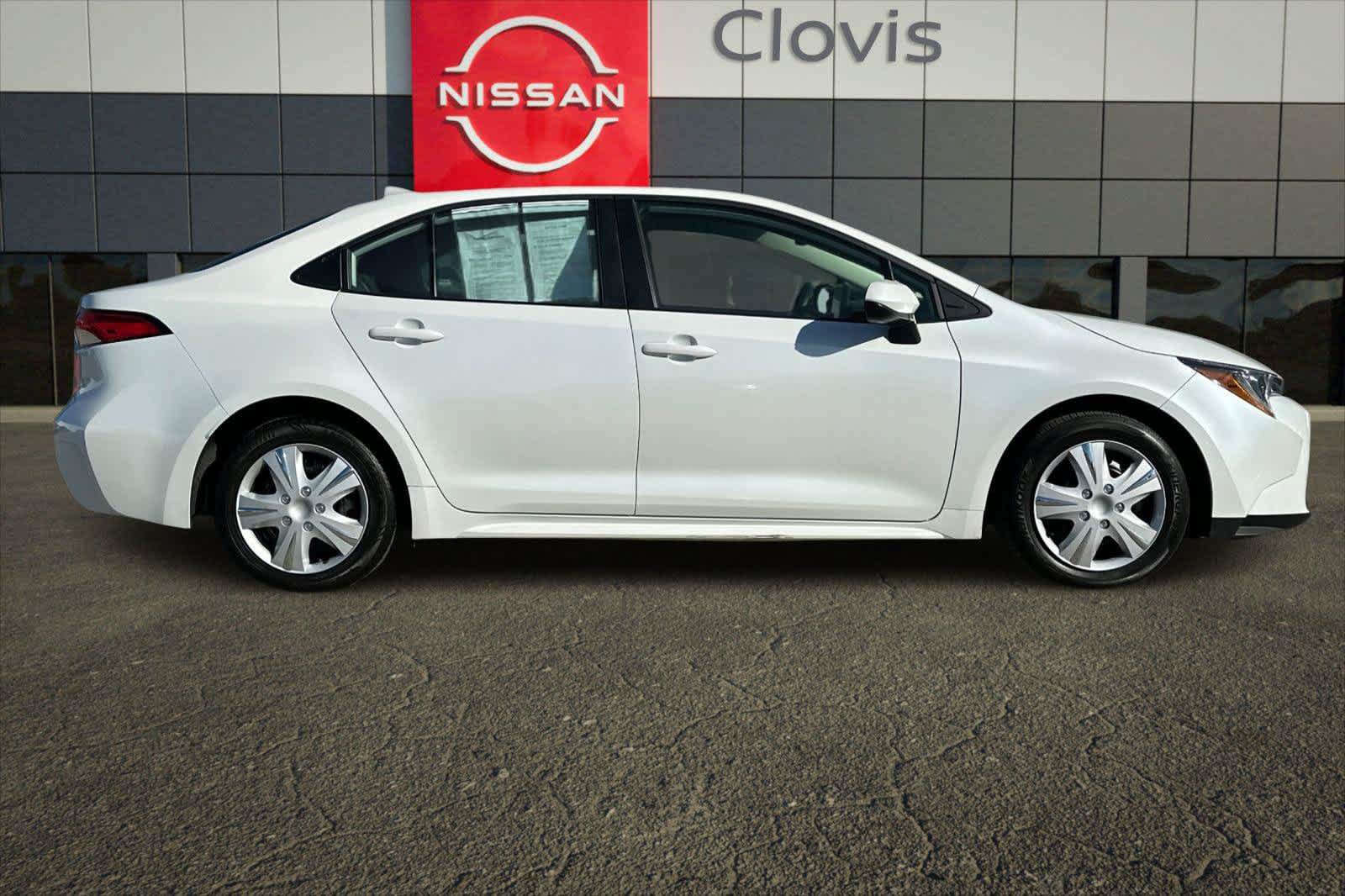 Used 2025 Toyota Corolla LE FWD image 16