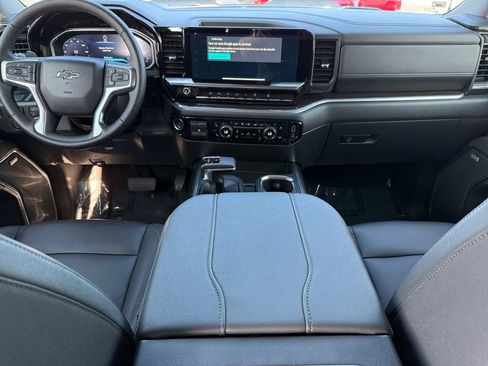 Used 2026 Chevrolet Silverado 1500 LT Trail Boss w/ Dark Appearance Package AWD/4WD image 13