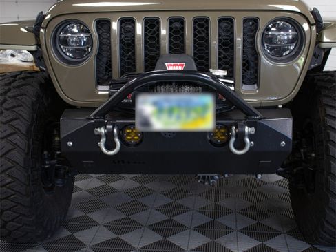 Used 2020 Jeep Gladiator Rubicon AWD/4WD image 2