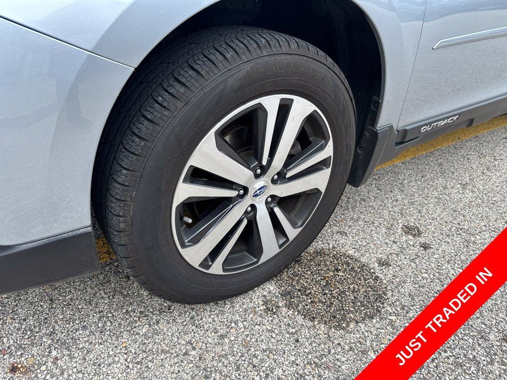 Used 2018 Subaru Outback 2.5i Limited AWD/4WD image 10