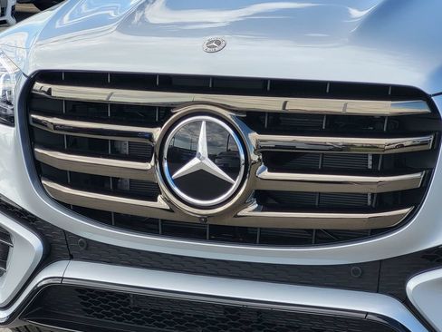 Used 2025 Mercedes-Benz GLS 450 4MATIC image 42