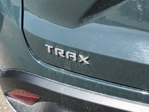 Certified 2025 Chevrolet Trax LT FWD image 12