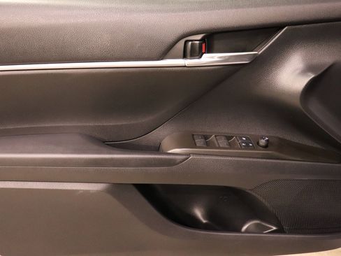 Used 2022 Toyota Camry LE image 11