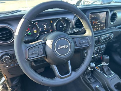 Used 2023 Jeep Wrangler Unlimited w/ Sun & Screen Package image 49