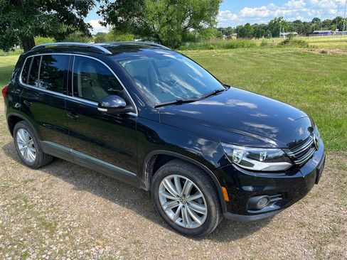 Used 2015 Volkswagen Tiguan SE FWD image 2