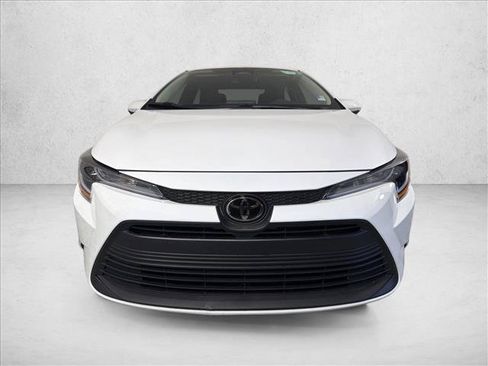 Used 2025 Toyota Corolla LE FWD image 8
