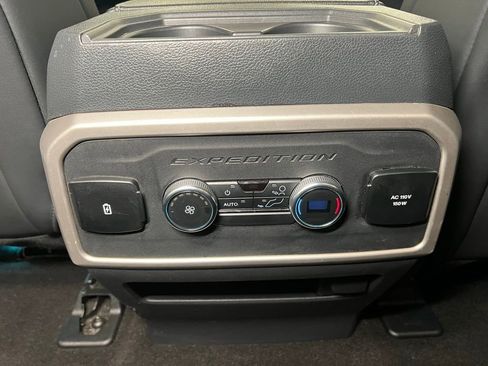 Used 2023 Ford Expedition Max XLT image 24