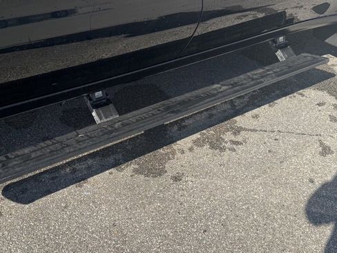 Used 2019 Chevrolet Silverado 1500 High Country image 36