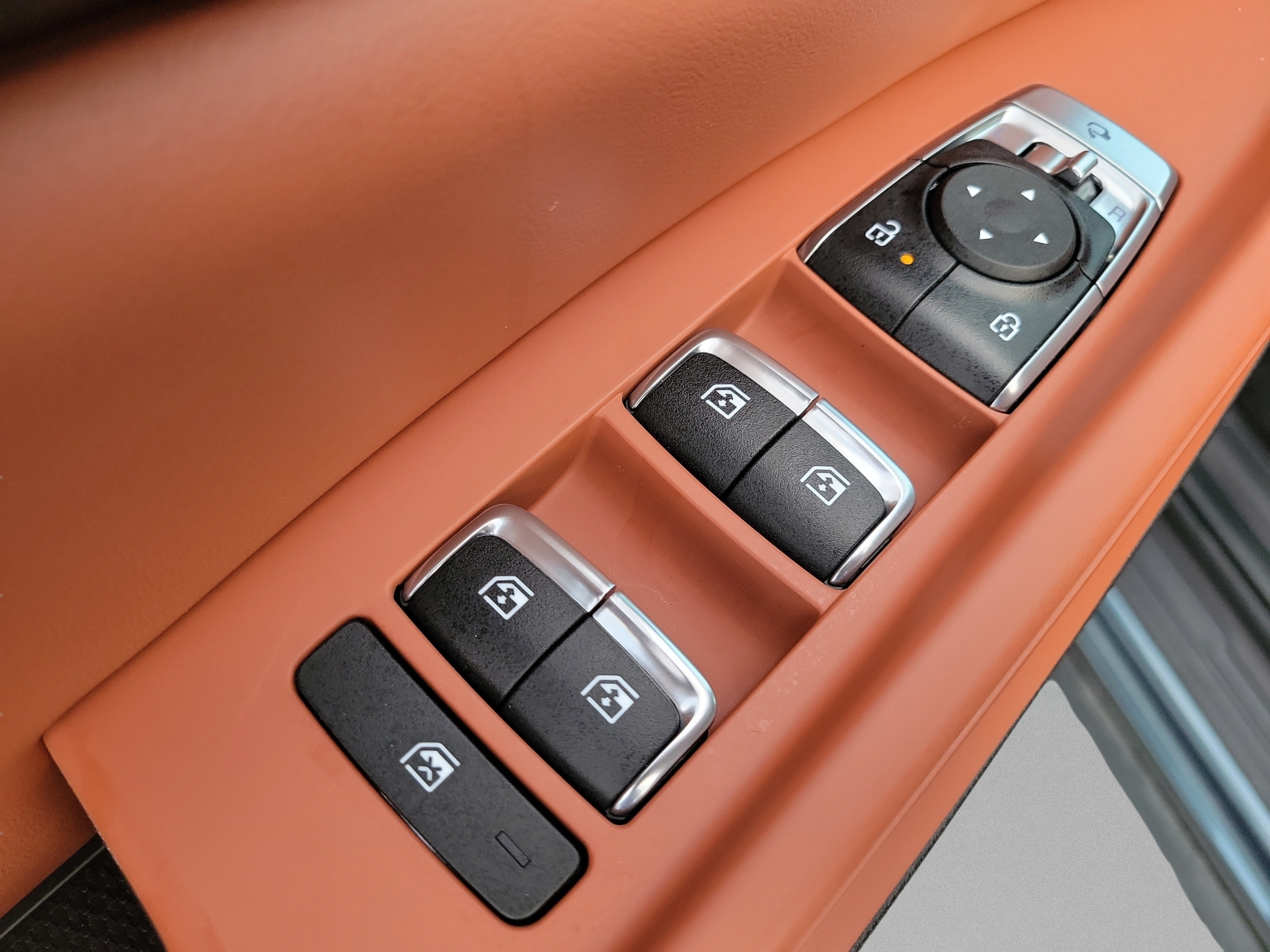 New 2027 Kia Carnival SX w/ Dark Edition Package FWD image 17