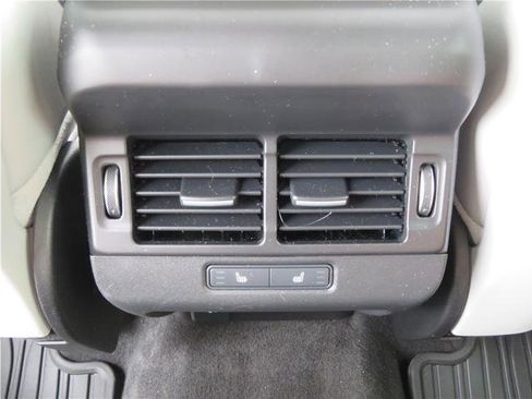 Used 2020 Land Rover Range Rover Evoque SE image 10