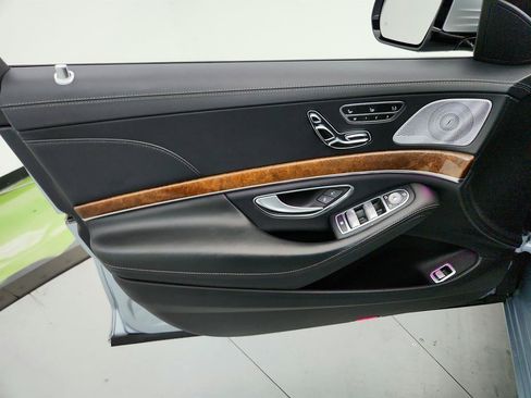 Used 2014 Mercedes-Benz S 550 Sedan image 23