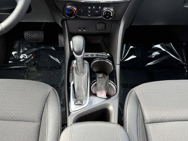 Used 2025 Buick Encore GX Preferred AWD/4WD image 19