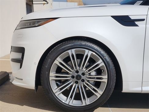 New 2026 Land Rover Range Rover Sport Dynamic SE image 6