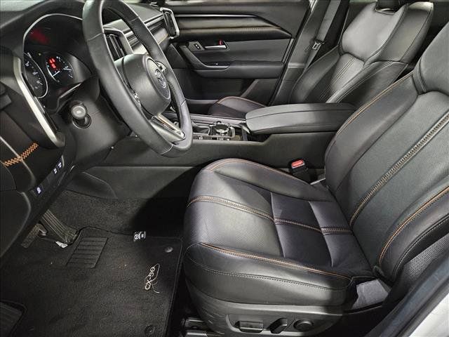 Used 2025 MAZDA CX-50 AWD 2.5 Turbo w/ Premium Pkg image 17