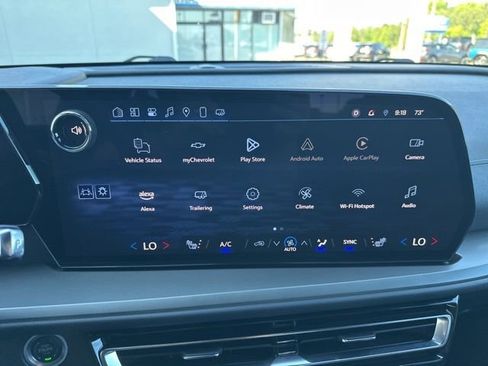 Used 2025 Chevrolet Traverse LT AWD/4WD image 20