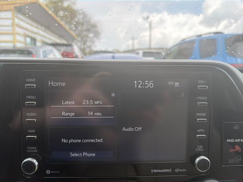 Used 2021 Toyota Highlander XLE AWD/4WD image 29
