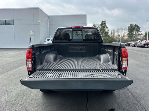 Used 2014 Nissan Frontier SV image 8