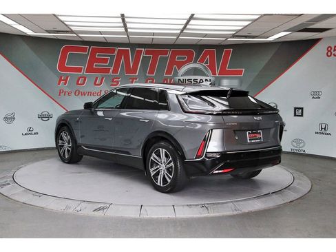 Used 2023 Cadillac Lyriq 2WD image 3