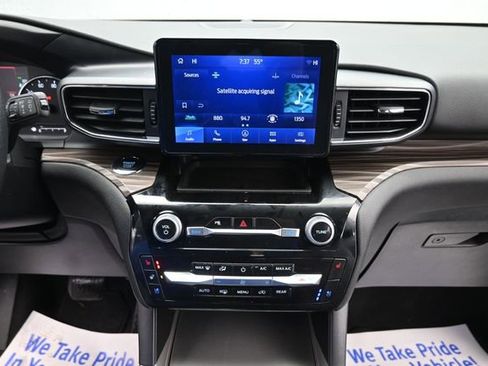 Used 2023 Ford Explorer Limited w/ Equipment Group 301A AWD/4WD image 19