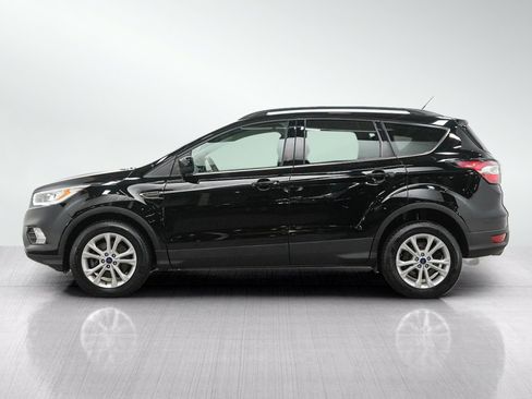 Used 2017 Ford Escape SE w/ Equipment Group 201A AWD/4WD image 2