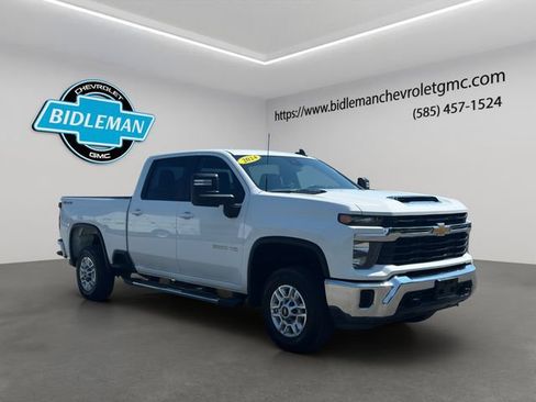 Used 2024 Chevrolet Silverado 2500 LT AWD/4WD image 1