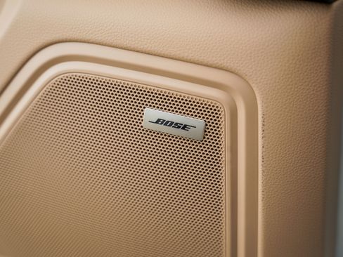 New 2025 Porsche Macan image 18