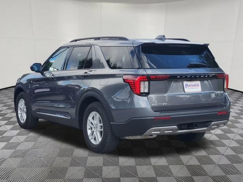 Used 2025 Ford Explorer Active w/ Active Comfort Package RWD image 8