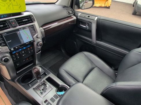 Used 2023 Toyota 4Runner Limited AWD/4WD image 23