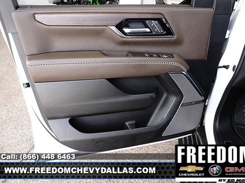 Used 2025 GMC Yukon XL Denali Ultimate AWD/4WD image 40