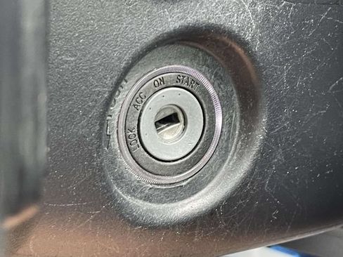 Used 2018 Toyota Camry SE FWD image 28