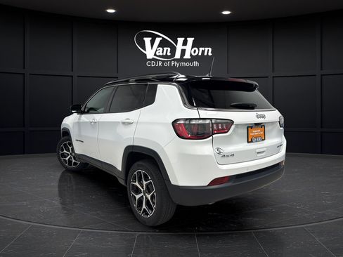 Used 2025 Jeep Compass Limited AWD/4WD image 5