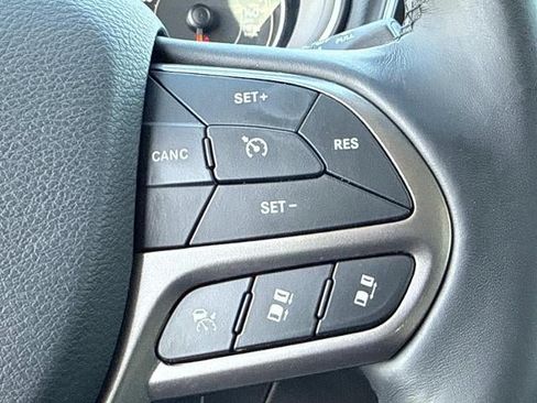 Used 2021 Jeep Cherokee Limited FWD image 24