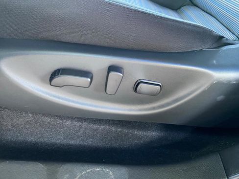 Used 2025 Nissan Leaf SV Plus image 32