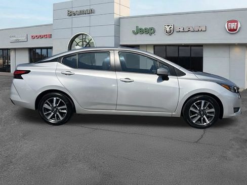 Used 2025 Nissan Versa SV FWD image 8