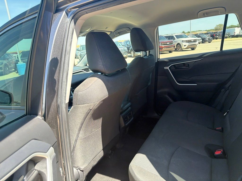 Used 2025 Toyota RAV4 LE AWD/4WD image 26