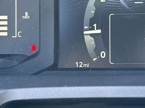 Used 2025 Toyota Tacoma SR5 image 31