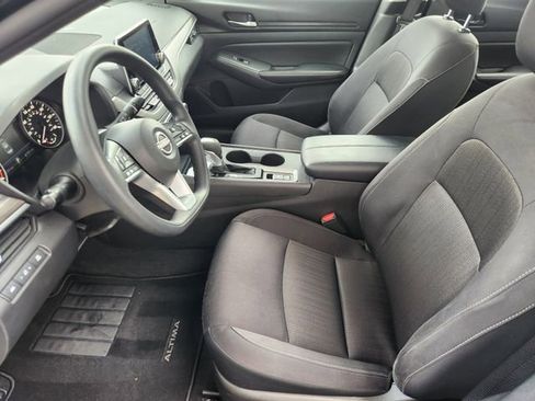 Used 2025 Nissan Altima 2.5 SV AWD/4WD image 10