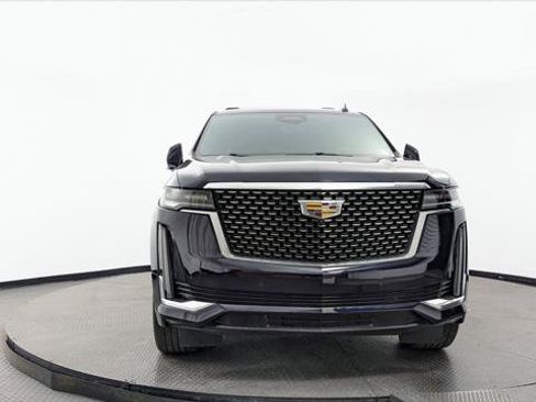 Used 2022 Cadillac Escalade ESV Premium Luxury AWD/4WD image 12