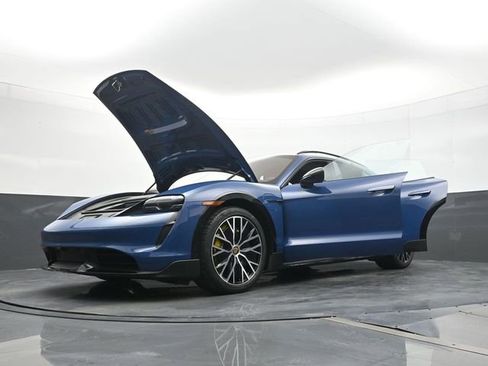 Certified 2022 Porsche Taycan Turbo S w/ Premium Package AWD/4WD image 28